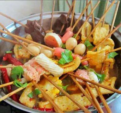【成都小吃培訓(xùn)哪家好】麻辣燙、串串鍋、麻辣串，自己制作，好吃又健康！