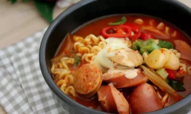 秋天到了，學學這5款火鍋湯底的做法吧！