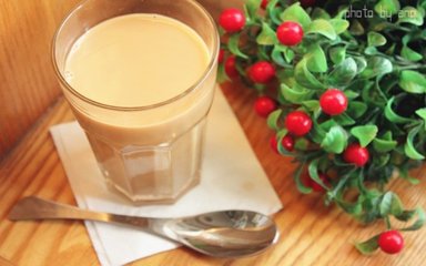 港式奶茶做法一點(diǎn)都不難，教你一招，香濃奶茶隨時(shí)想喝隨時(shí)做