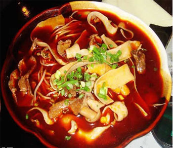 麻辣燙培訓哪家靠譜：麻辣燙湯料配方，教你兩種制作方法