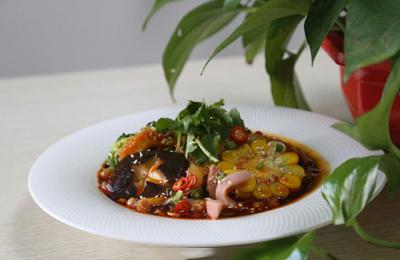 麻辣燙技術(shù)培訓,正宗麻辣燙底料制作方法