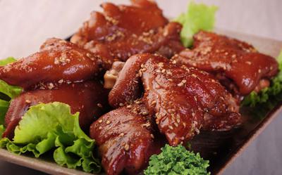 四川特色烤豬蹄技術(shù)培訓(xùn)，用法考究美容之佳品