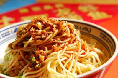 夏季小吃涼面培訓(xùn)哪里有？清爽可口令食客流連忘返