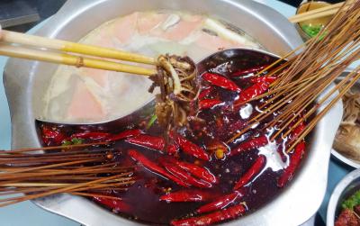 四川甘孜串串香技術(shù)培訓(xùn)學(xué)校多少錢？