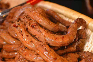 資陽(yáng)麻辣現(xiàn)撈鹵菜技術(shù)培訓(xùn)哪家好？學(xué)員親自操作