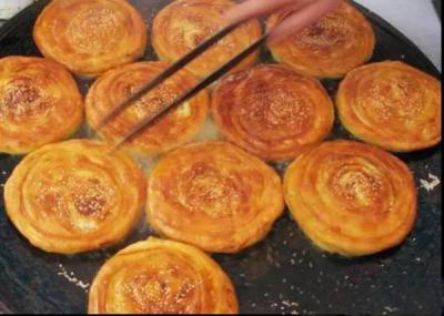 成都軍屯鍋盔技術(shù)培訓(xùn)哪里專業(yè)？鍋魁餅的制作