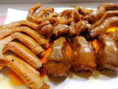 四川學(xué)正宗鹵菜鹵水技術(shù)做法哪里好？享受產(chǎn)品技術(shù)升級(jí)