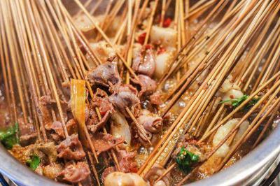 四川哪里學(xué)串串香技術(shù)價(jià)格便宜？技術(shù)配方絕不保留