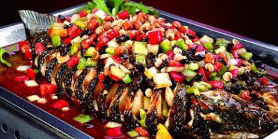 四川烤魚(yú)小吃技術(shù)培訓(xùn)多少錢(qián)？烤魚(yú)紅油的調(diào)制