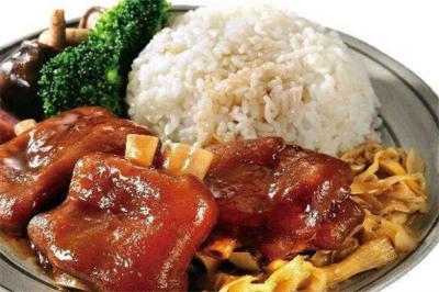 豬腳飯培訓(xùn)學(xué)校哪里正宗？豬腳飯技術(shù)培訓(xùn)學(xué)校