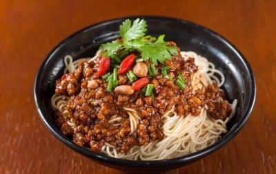 雜醬面培訓(xùn)哪個(gè)好？從配料到烹飪