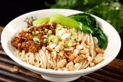 成都擔(dān)擔(dān)面食技術(shù)培訓(xùn)哪里好？面臊炒制流程技巧