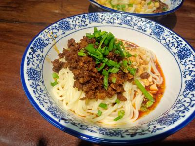 四川擔擔面食培訓學校哪家比較好？學習正宗擔擔面食做法