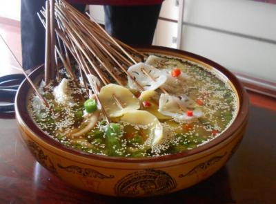 哪里學串串香技術(shù)培訓?成都串串香培訓學校