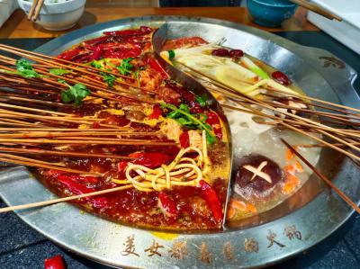 油炸串串技術(shù)培訓機構(gòu)哪家好？串串香培訓班哪里好？