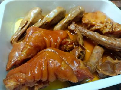 鹵菜培訓(xùn)一般多少學(xué)費？學(xué)習(xí)正宗鹵菜串串制作技巧