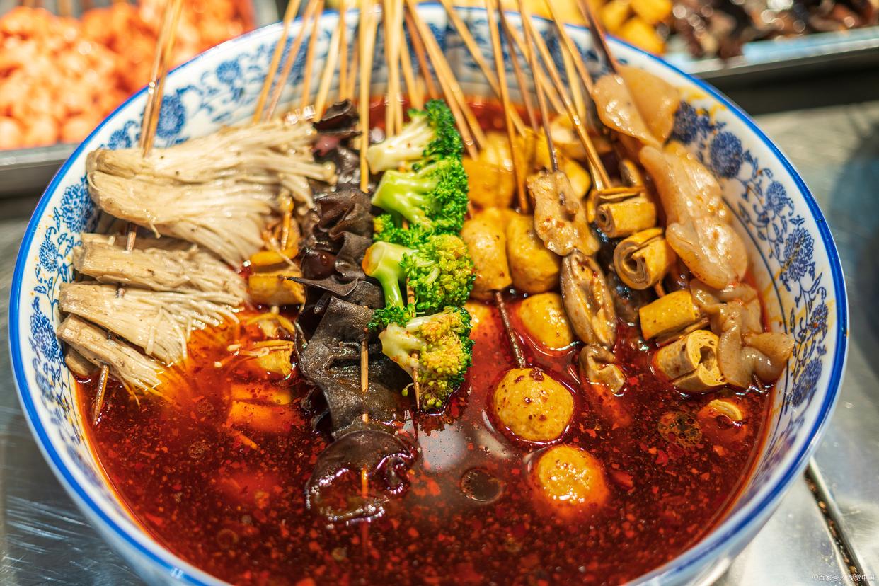 成都辣鹵串串j技術(shù)培訓(xùn)哪家好？四川成都串串香培訓(xùn)班,