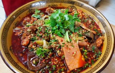 哪有專門培訓正宗冒菜的學校？冒菜加盟培訓市場分析