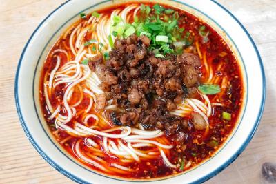  開(kāi)面館學(xué)技術(shù)培訓(xùn)哪里好？飄味緣面食培訓(xùn)學(xué)校