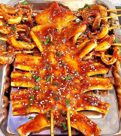 正宗鐵板魷魚技術(shù)培訓(xùn)哪家好？飄味緣培訓(xùn)學(xué)校深度解析