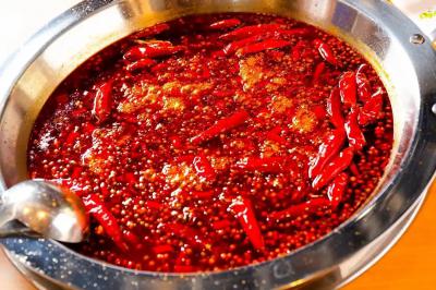 重慶火鍋培訓(xùn)去哪里好？飄味緣培訓(xùn)學(xué)校是您的理想選擇！